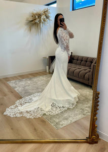 Essense of Australia 'D3029' wedding dress size-08 NEW