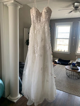 Load image into Gallery viewer, Lian Carlo &#39;18118&#39; wedding dress size-02 NEW
