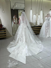 Load image into Gallery viewer, Pronovias &#39;Fernanda&#39; wedding dress size-04 NEW
