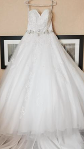 Alfred Angelo '2492' size 10 new wedding dress front view on hanger