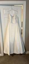 Load image into Gallery viewer, Sincerity &#39;44241PS&#39; wedding dress size-18 NEW
