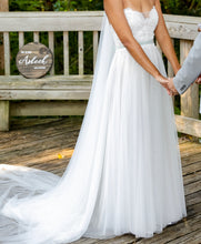 Load image into Gallery viewer, Wtoo &#39;Della&#39; wedding dress size-04 PREOWNED

