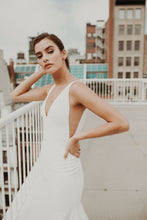Load image into Gallery viewer, Sarah Seven &#39;Belmont&#39; size 10 used wedding dress front view on model
