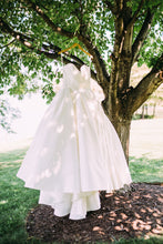 Load image into Gallery viewer, Anne Barge &#39;Romero&#39; wedding dress size-12 PREOWNED
