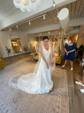 Load image into Gallery viewer, Sarah Seven &#39;Belmont&#39; wedding dress size-10 NEW
