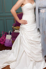 Load image into Gallery viewer, Priscilla of Boston &#39;Lucy Vy122&#39; wedding dress size-04 PREOWNED
