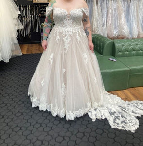 Allure Bridals '137021' wedding dress size-18 NEW