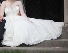 Load image into Gallery viewer, James Clifford &#39;j21266&#39; wedding dress size-06 PREOWNED
