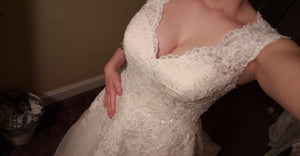 Scalloped V-Neck and Tulle Wedding Dress
