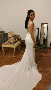 Pronovias 'Vanila' size 14 used wedding dress side view on bride
