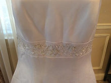 Load image into Gallery viewer, David&#39;s Bridal &#39;Michelangelo Signature&#39; size 10 used wedding dress view of waistline
