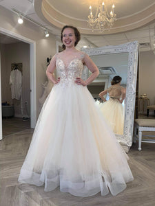 Casablanca 'STYLE 2366 KARISSA' wedding dress size-08 PREOWNED