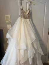 Load image into Gallery viewer, Mary&#39;s Designer Bridal Boutique &#39;Sottero and Midgley&#39; wedding dress size-04 PREOWNED
