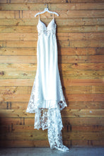 Load image into Gallery viewer, Enzoani &#39;31-Oliviana&#39; wedding dress size-08 PREOWNED
