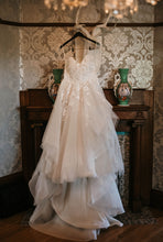 Load image into Gallery viewer, Hayley Paige &#39;Floral Lace Ballgown &#39; wedding dress size-12 PREOWNED

