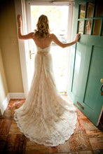 Load image into Gallery viewer, Watters &#39;Pasadena&#39; size 2 used wedding dress back view on bride
