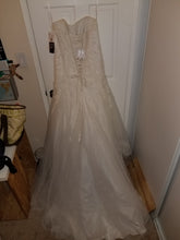 Load image into Gallery viewer, David&#39;s Bridal &#39;Strapless Tulle A-line&#39; size 12 new wedding dress back view on hanger
