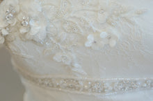 Load image into Gallery viewer, Oleg Cassini &#39;Strapless, all over lace, fit and flare&#39; wedding dress size-10 PREOWNED
