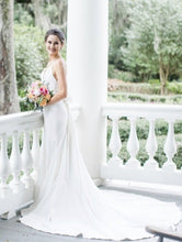 Load image into Gallery viewer, Allure Bridals &#39;9603&#39; wedding dress size-04 PREOWNED
