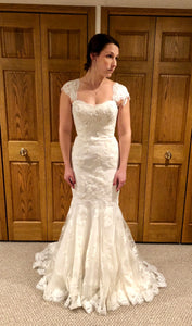 Enzoani 'Fiji' size 4 new wedding dress front view on bride