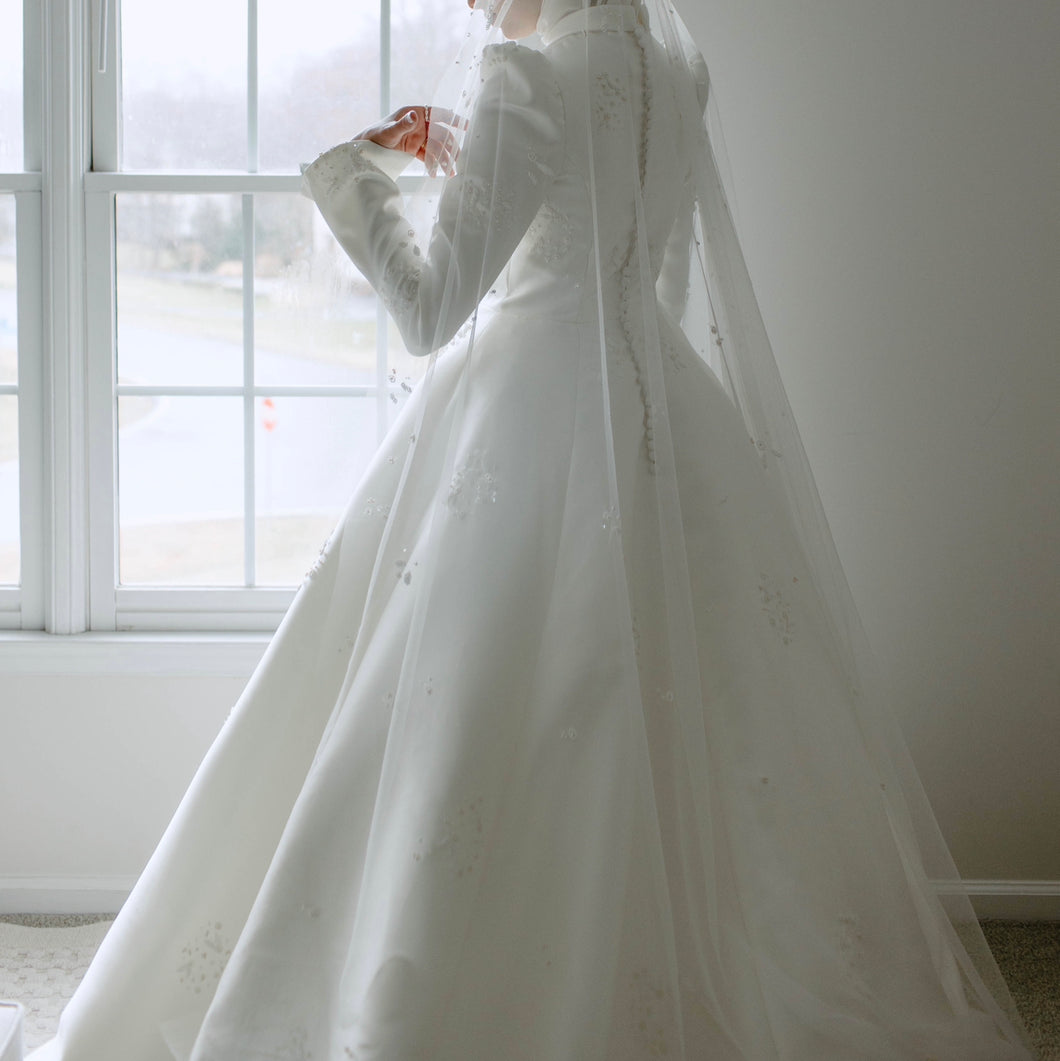 Custom made 'Custom' wedding dress size-04 PREOWNED