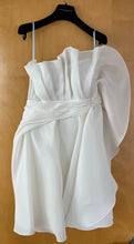 Load image into Gallery viewer, Carolina Herrera &#39;Naomi&#39; wedding dress size-06 NEW
