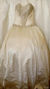 Allure 'C240' wedding dress size-10 PREOWNED