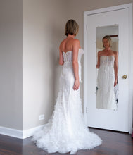 Load image into Gallery viewer, Marchesa &#39;Lucy&#39; wedding dress size-04 NEW
