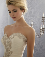 Load image into Gallery viewer, Mori Lee &#39;2682&#39; size 8 new wedding dress side view on model
