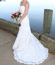 Load image into Gallery viewer, Watters &#39;09063B&#39; wedding dress size-04 PREOWNED
