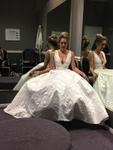 Load image into Gallery viewer, Suzanne Neville &#39;G44DALITS&#39; size 6 new wedding dress front view on bride
