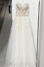 Load image into Gallery viewer, Mori Lee &#39;2044&#39; wedding dress size-02 PREOWNED
