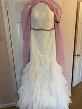 Load image into Gallery viewer, La Sposa &#39;Eudora&#39; wedding dress size-16 PREOWNED
