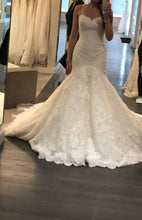 Load image into Gallery viewer, Pronovias &#39;Druida&#39; wedding dress size-06 PREOWNED
