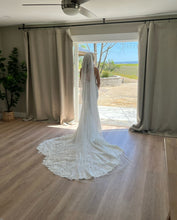 Load image into Gallery viewer, Martina Liana &#39;Jaylssa&#39; wedding dress size-08 PREOWNED
