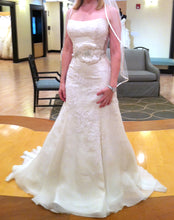 Load image into Gallery viewer, Marisa &#39;0112748&#39; size 6 used wedding dress front view on bride
