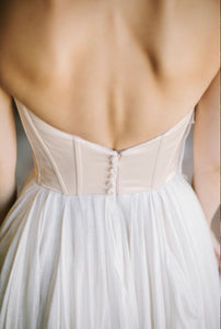 CAROL HANNAH 'Senara' wedding dress size-06 PREOWNED