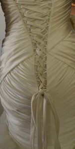 DENNIS BASSO FOR KLEINFELD  'DENNIS BASSO' wedding dress size-02 PREOWNED