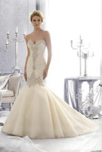 Load image into Gallery viewer, Mori Lee &#39;2682&#39; size 8 new wedding dress front view on model
