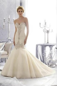 Mori Lee '2682' size 8 new wedding dress front view on model