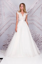 Load image into Gallery viewer, Suzanne Neville &#39;Cezanne&#39; size 8 new wedding dress front view on model
