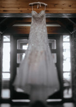 Load image into Gallery viewer, Allure Bridals &#39;C283&#39; - Allure Bridals - Nearly Newlywed Bridal Boutique - 2
