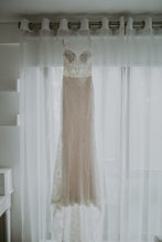 Load image into Gallery viewer, The Lovely One &#39;Lola &#39; wedding dress size-00 PREOWNED
