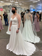 Load image into Gallery viewer, David&#39;s Bridal &#39;wg4004db&#39; wedding dress size-08 PREOWNED
