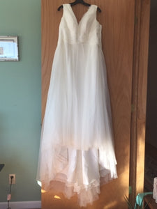 alfred angelo '8560W' wedding dress size-18W PREOWNED