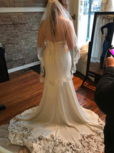 Load image into Gallery viewer, Stella york &#39;6586&#39; wedding dress size-08 NEW
