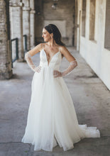 Load image into Gallery viewer, Sarah Seven &#39;Custom RSVP - Emerald top with Emilia skirt&#39; wedding dress size-04 PREOWNED
