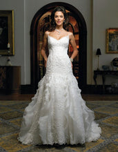 Load image into Gallery viewer, Casablanca &#39;1856&#39; size 6 used wedding dress front view on model
