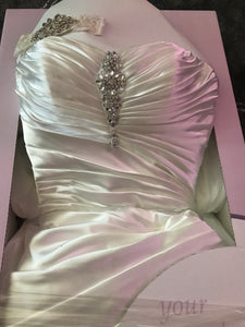 Maggie Sottero 'Couture' size 10 used wedding dress in box