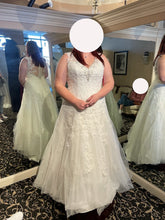 Load image into Gallery viewer, Kenneth William  &#39;Other&#39; wedding dress size-20 SAMPLE
